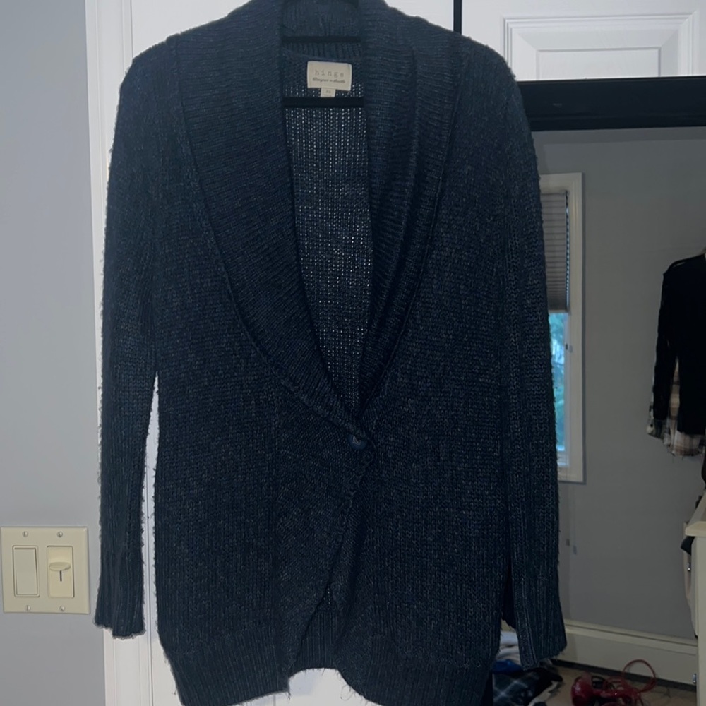 Hinge navy sweater